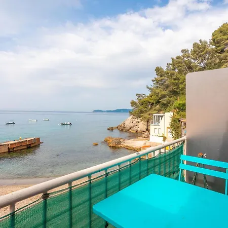 公寓 Jeux De Boules 3 *